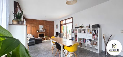 Luxus-Haus in Sainghin-en-Weppes, Nord