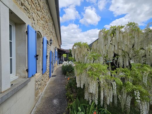 Casa de lujo en Sauveterre-de-Guyenne, Gironda