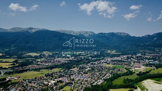 아파트 / Saint-Genis-Pouilly, Ain