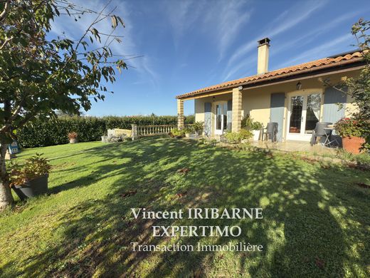 Casa di lusso a Rétaud, Charente-Maritime