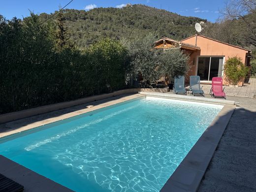 Villa in La Roquette-sur-Var, Alpes-Maritimes