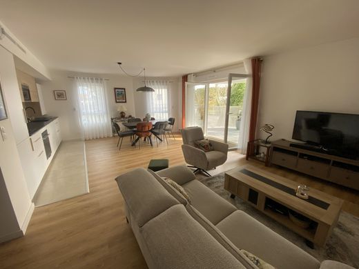 Apartment / Etagenwohnung in Ploemeur, Morbihan