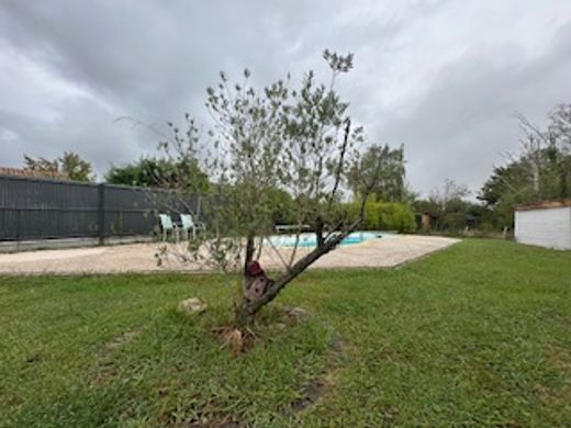 Luxury home in Créon, Gironde