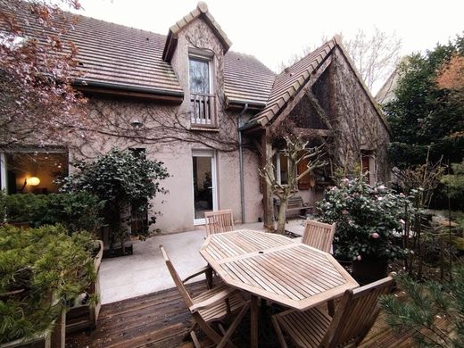 Orgerus, Yvelinesの高級住宅