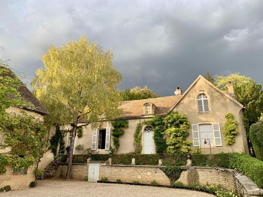 Luxury home in Beaune, Cote d'Or