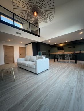 Luxe woning in Cabestany, Pyrénées-Orientales