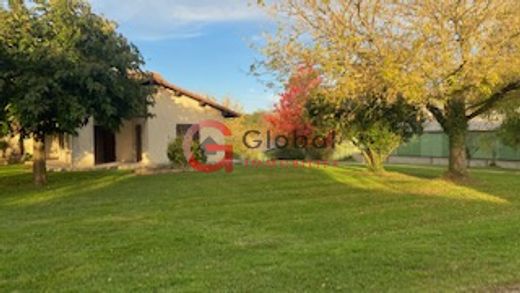 Rural or Farmhouse in Hagetmau, Landes