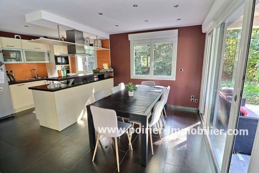 Casa de lujo en Anthy-sur-Léman, Alta Saboya