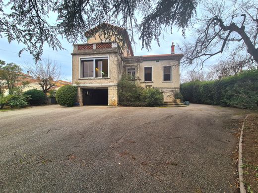 Luxus-Haus in Montélimar, Drôme