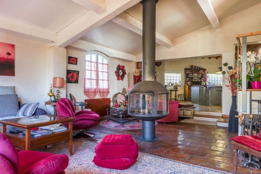 Luxury home in Villars, Vaucluse