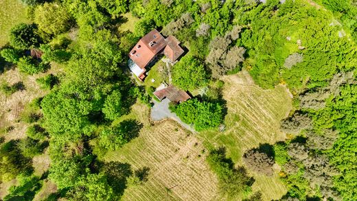 منزل ﻓﻲ Saint-Martin-en-Haut, Rhône
