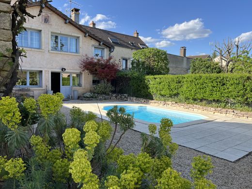 Luxus-Haus in Ladoix-Serrigny, Cote d'Or