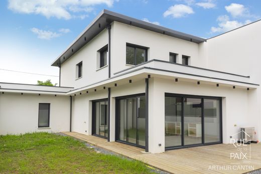 Luxury home in Mûrs-Erigné, Maine-et-Loire