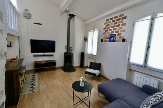 Apartment / Etagenwohnung in La Turbie, Alpes-Maritimes