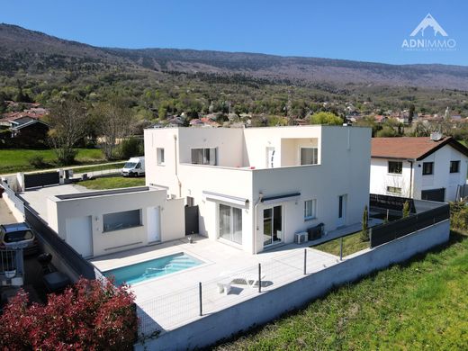 Luxury home in Farges, Ain