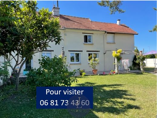 Casa di lusso a Claye-Souilly, Seine-et-Marne