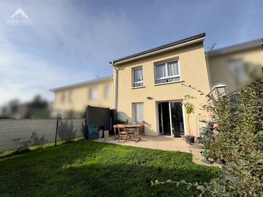 Luxe woning in Pougny, Ain
