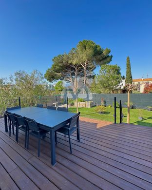 Villa in Villelongue-de-la-Salanque, Pyrénées-Orientales