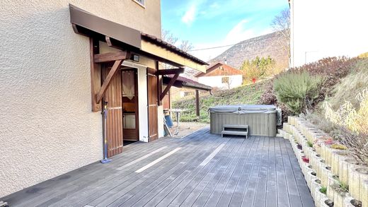 Элитный дом, Valserhône, Ain