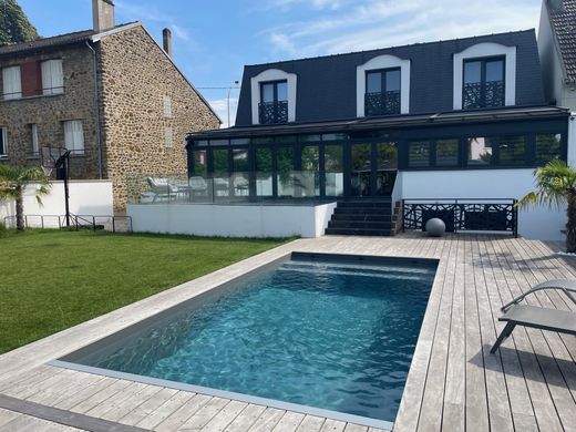 Maison de luxe à Aulnay-sous-Bois, Seine-Saint-Denis