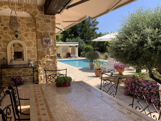 Элитный дом, Uzès, Gard