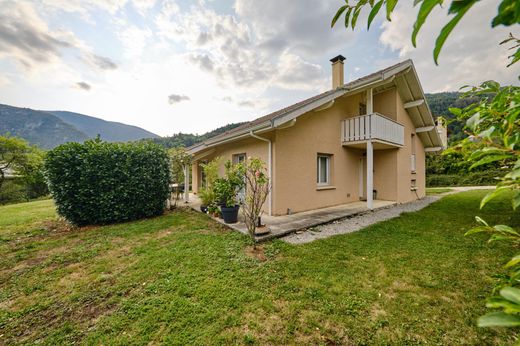Maison de luxe à Dingy-Saint-Clair, Haute-Savoie