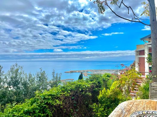 Luxus-Haus in Menton, Alpes-Maritimes