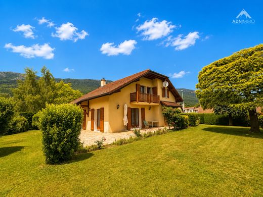 Casa de lujo en Thoiry, Ain