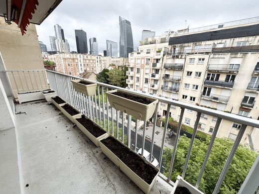 Apartament w Courbevoie, Hauts-de-Seine