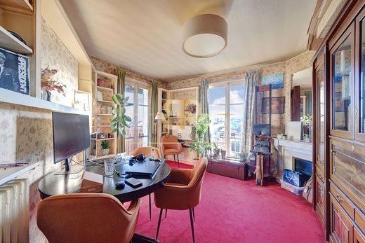 Apartment in Issy-les-Moulineaux, Hauts-de-Seine