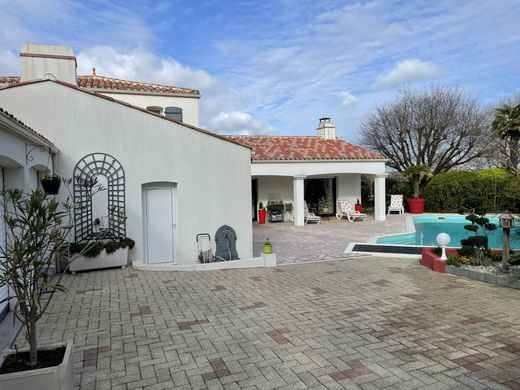 Luxury home in Les Sables-d'Olonne, Vendée