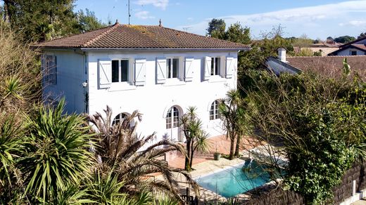 Luxury home in Seignosse, Landes