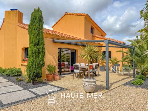 Luxury home in Les Sables-d'Olonne, Vendée