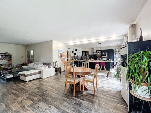 Casa di lusso a Montlignon, Val d'Oise