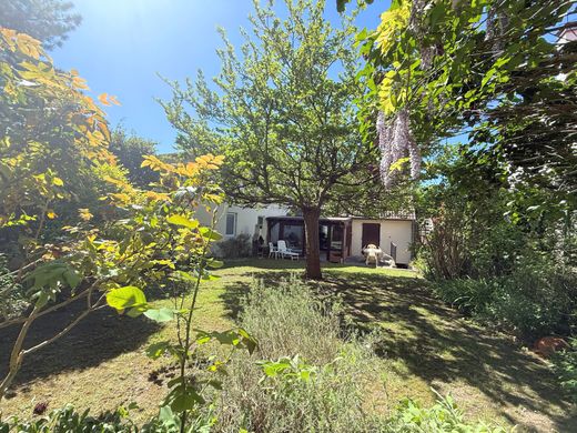 Luxury home in Rueil-Malmaison, Hauts-de-Seine