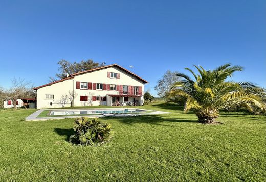 منزل ﻓﻲ Domezain, Pyrénées-Atlantiques