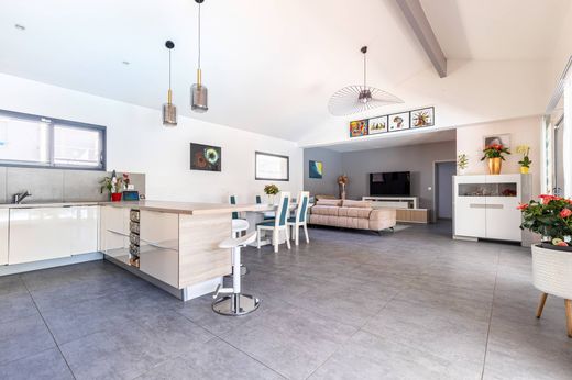 Luxury home in Cadaujac, Gironde