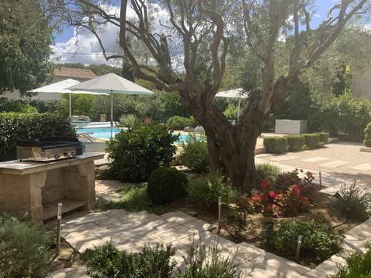 Luxus-Haus in Uzès, Gard
