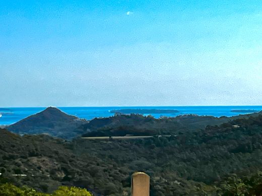 Villa in Mandelieu-la-Napoule, Alpes-Maritimes