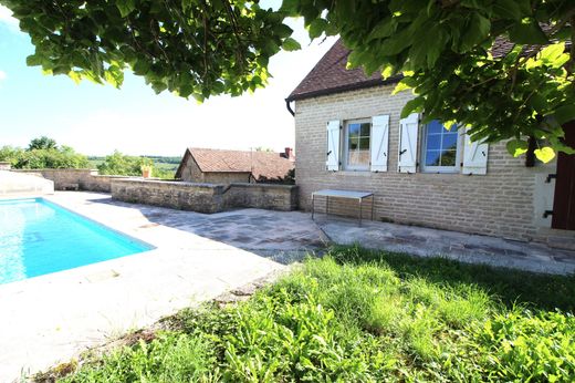 Luxus-Haus in Nuits-Saint-Georges, Cote d'Or