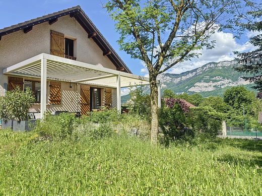 Maison de luxe à Viviers-du-Lac, Savoie