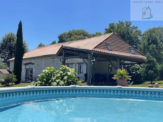 Luksusowy dom w Villebois-Lavalette, Charente