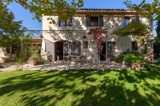 Luxury home in Vaugines, Vaucluse
