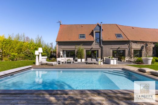 Luxury home in Coutiches, North