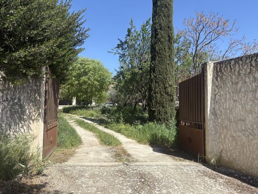 Grundstück in Cabrières-d'Avignon, Vaucluse
