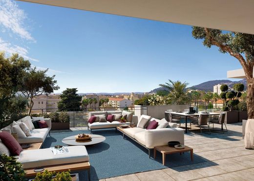 Hyères, Varのアパートメント