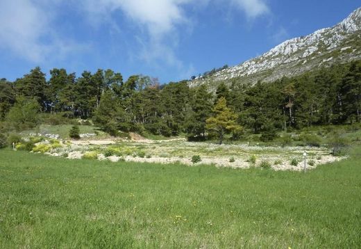 Land in Caille, Alpes-Maritimes