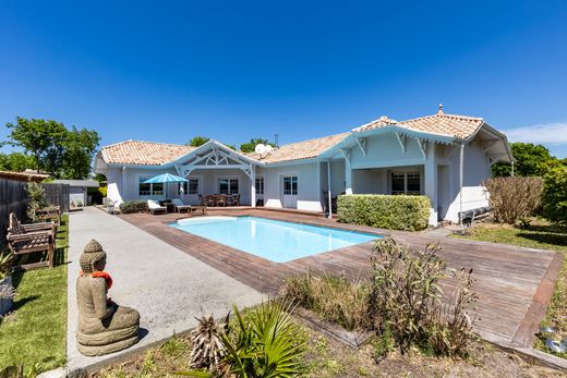 Andernos-les-Bains, Girondeの高級住宅