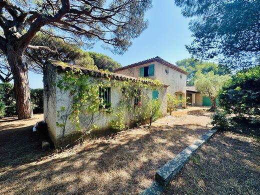 ‏וילה ב  סן טרופה, Var