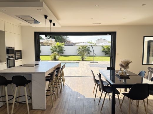 Villa in Mauguio, Hérault